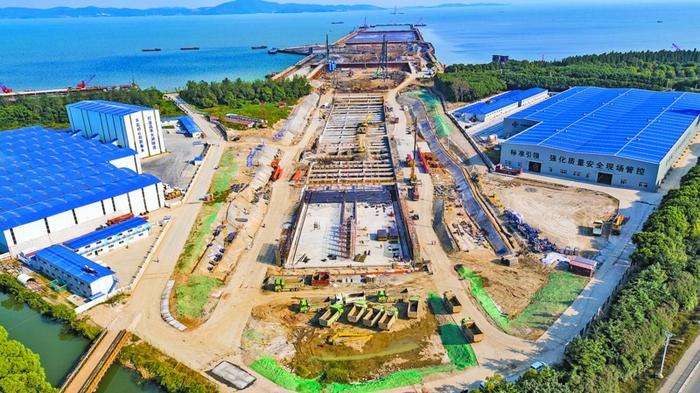 2018年10月18日，太湖隧道施工打通水陸連接。