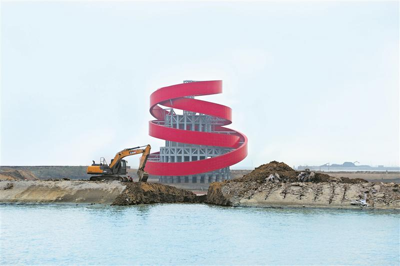 2020年11月16日上午10時，650米修建好的隧道被順利“埋”入湖底。至此，蘇錫常南部高速公路太湖隧道馬山段全部實(shí)現(xiàn)陸島通道轉(zhuǎn)換，碧玉螺造型的風(fēng)亭“浮”出水面，因施工被封閉兩年之久的十里明珠堤于15日恢復(fù)通行，隧道進(jìn)入全新的施工階段。