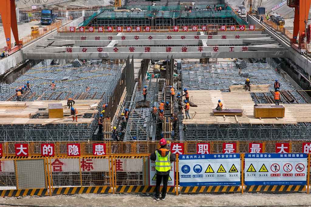2019年4月15日，項(xiàng)目工程部負(fù)責(zé)人對鉆孔灌注樁鋼筋籠檢查驗(yàn)收。